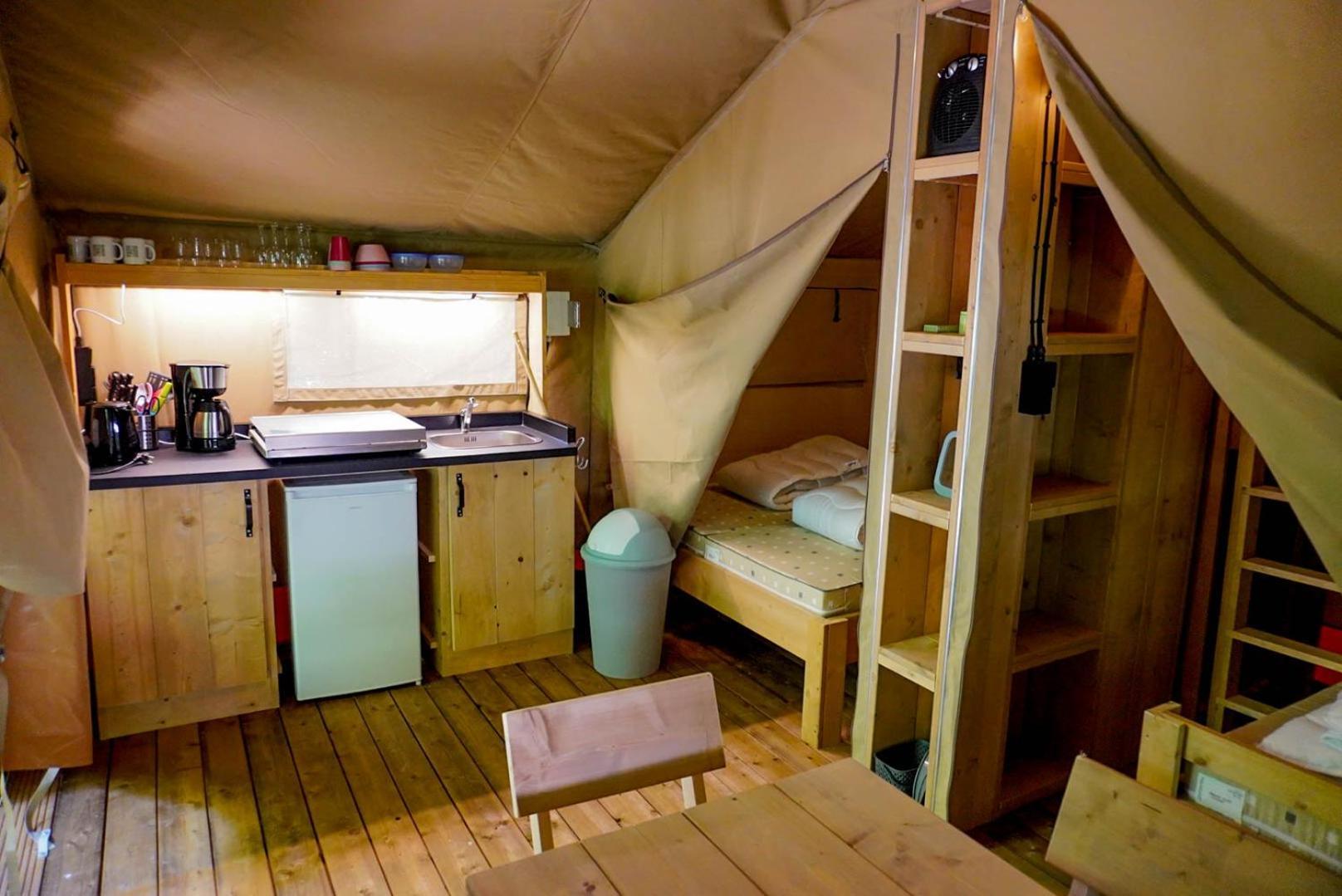 Camping Pittoresque Saint-Parthem Oda fotoğraf