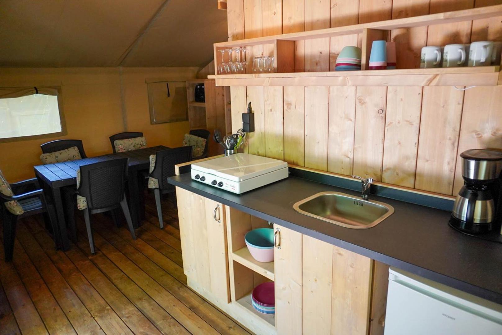 Camping Pittoresque Saint-Parthem Oda fotoğraf