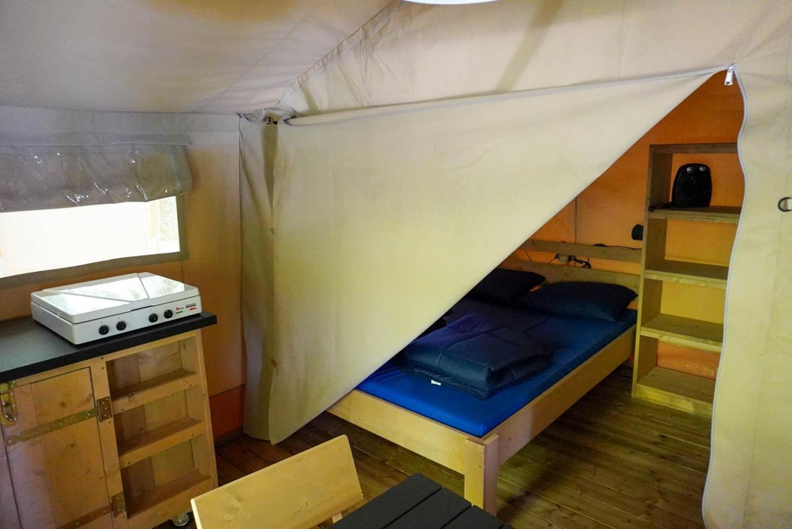 Camping Pittoresque Saint-Parthem Oda fotoğraf