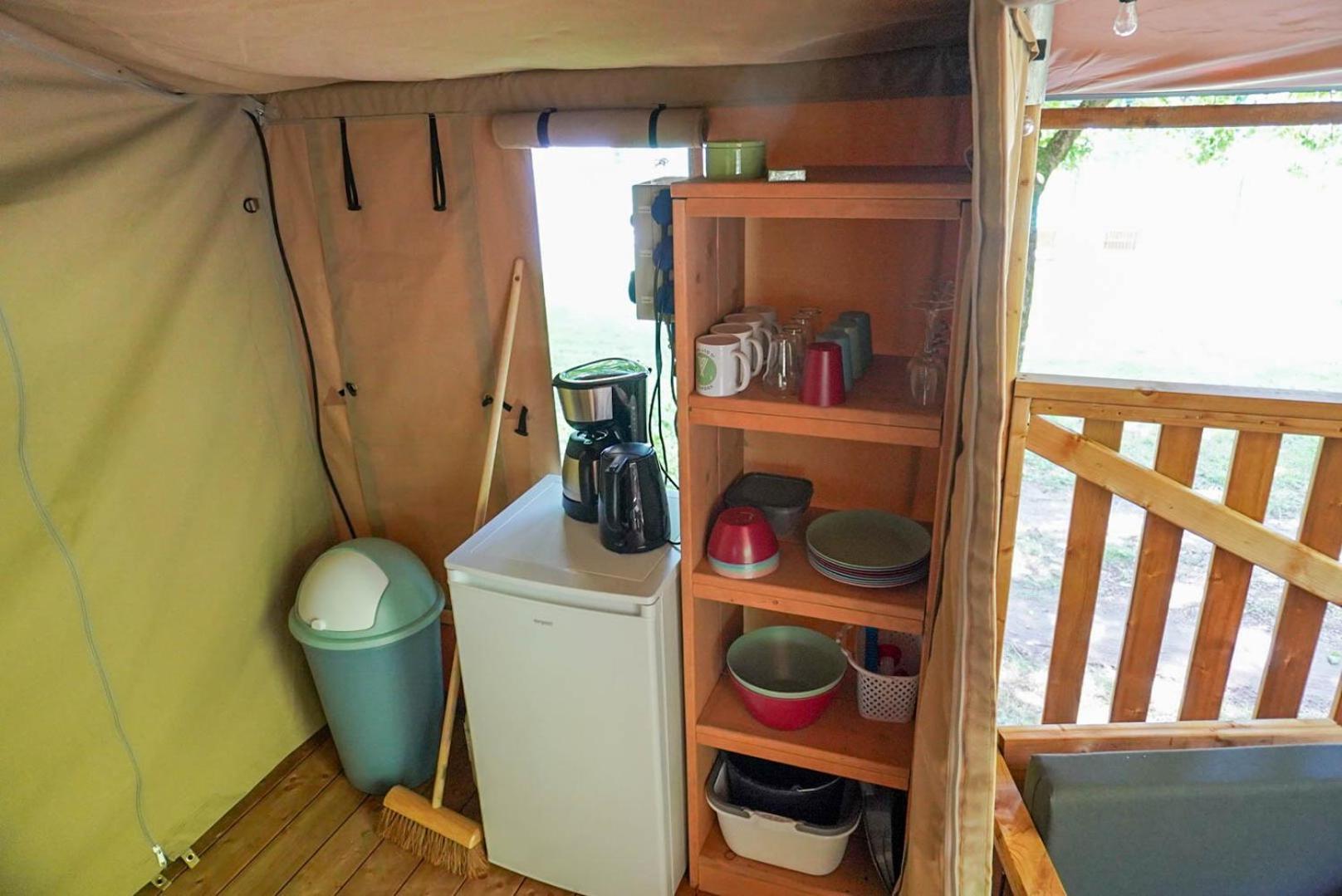 Camping Pittoresque Saint-Parthem Oda fotoğraf