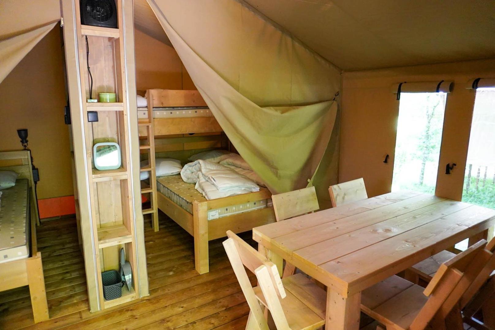 Camping Pittoresque Saint-Parthem Oda fotoğraf