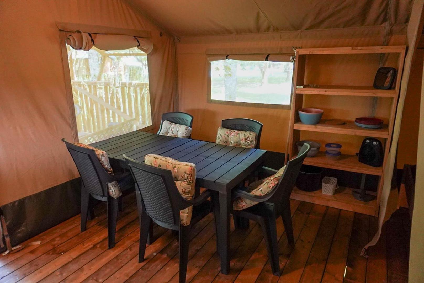 Camping Pittoresque Saint-Parthem Oda fotoğraf
