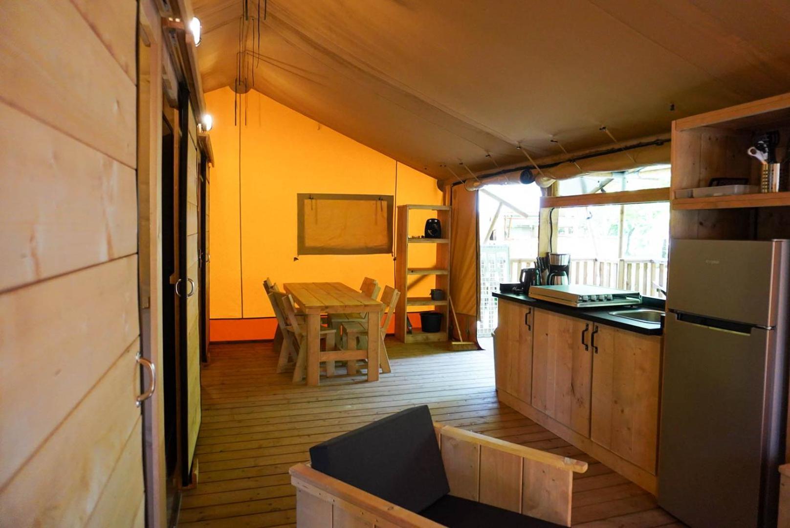 Camping Pittoresque Saint-Parthem Oda fotoğraf