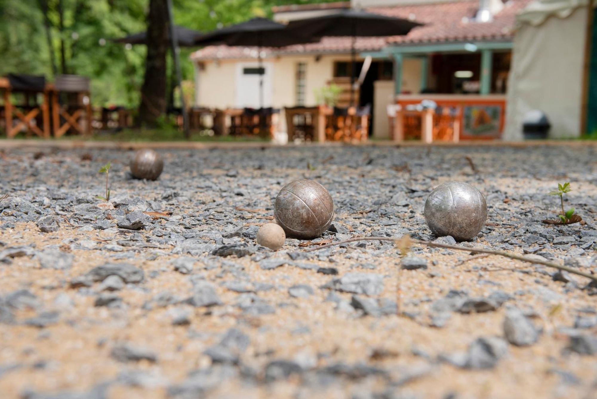 Camping Pittoresque Saint-Parthem Dış mekan fotoğraf